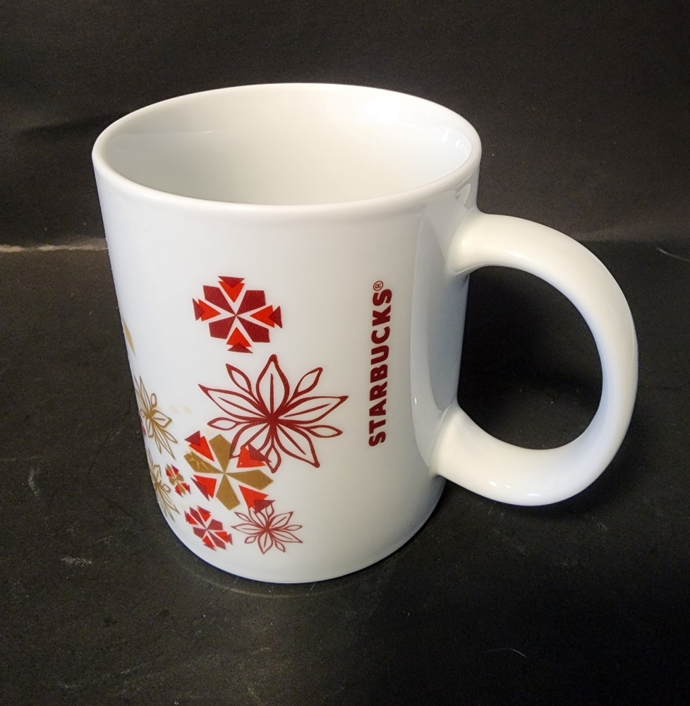 Starbucks Holiday Poinsettia Snowflake Christmas Coffee Mug 12 fl oz